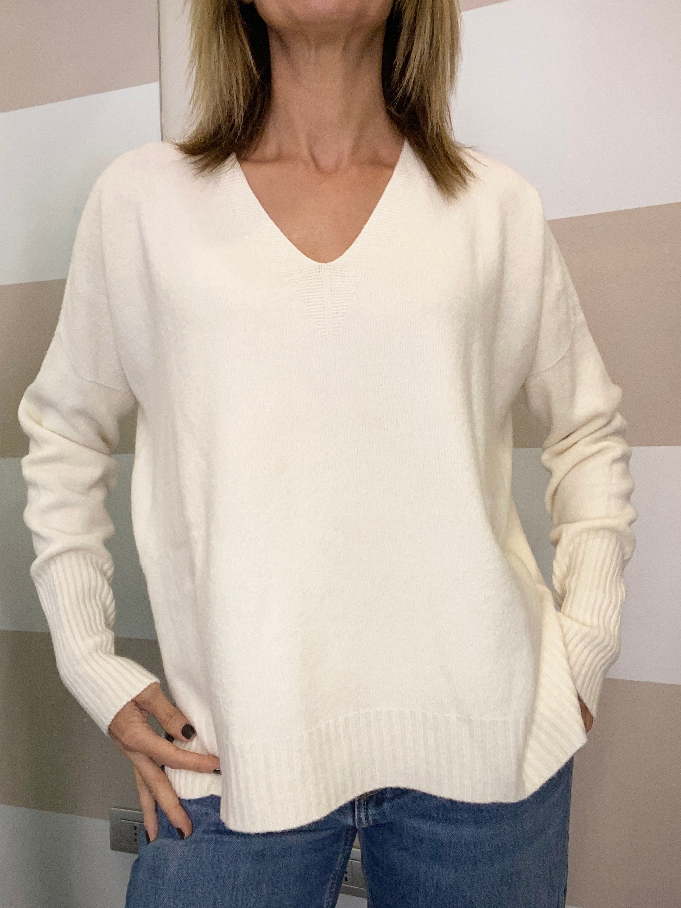 Maglia Over Scollo V in Calda Viscosa – Kontatto