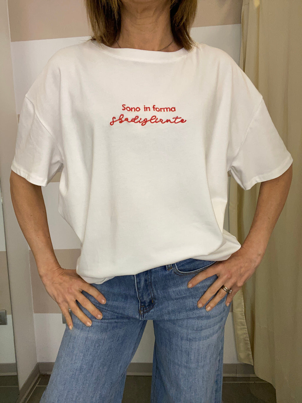 T-shirt con scritta ricamata Youdecide ‘sono in forma sbadigliante ‘