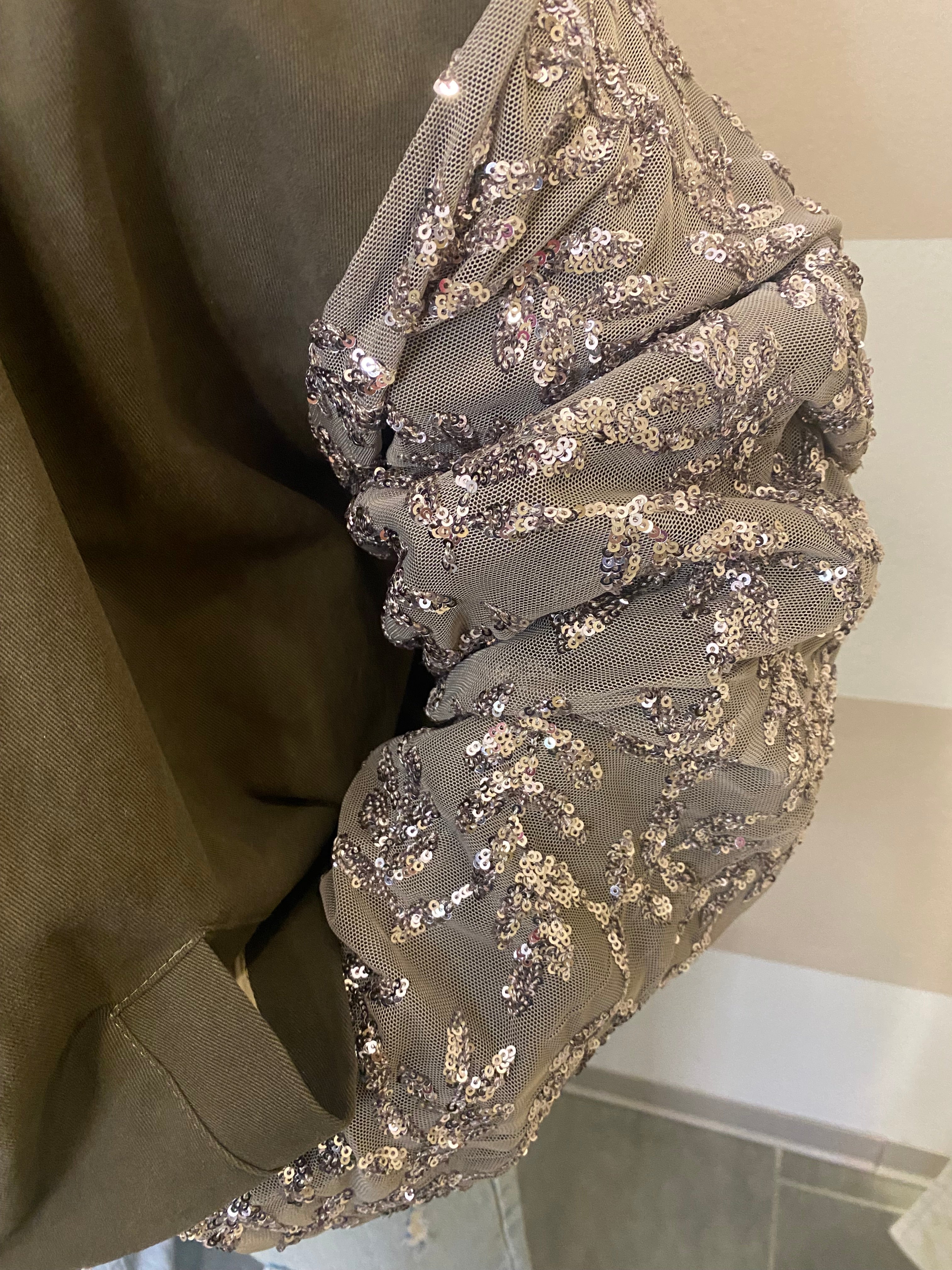 Bomber con manica paillettes